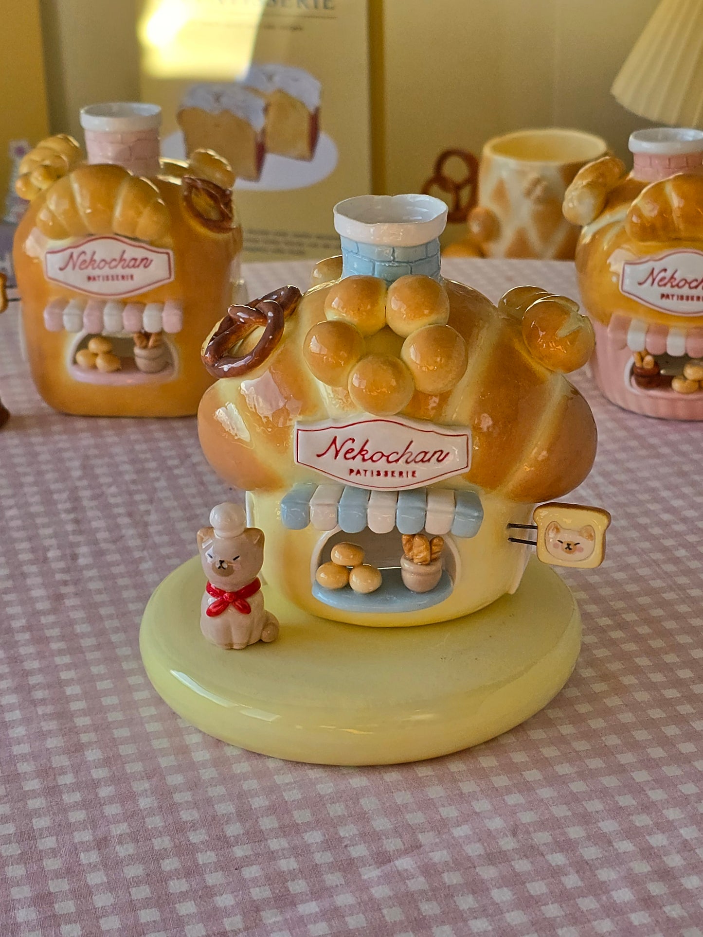 Nekochan bakery candle holder - Croissant