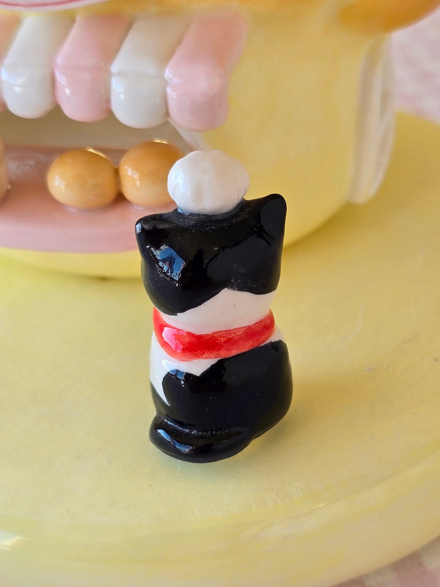 Nekochan bakery candle holder - Croissant