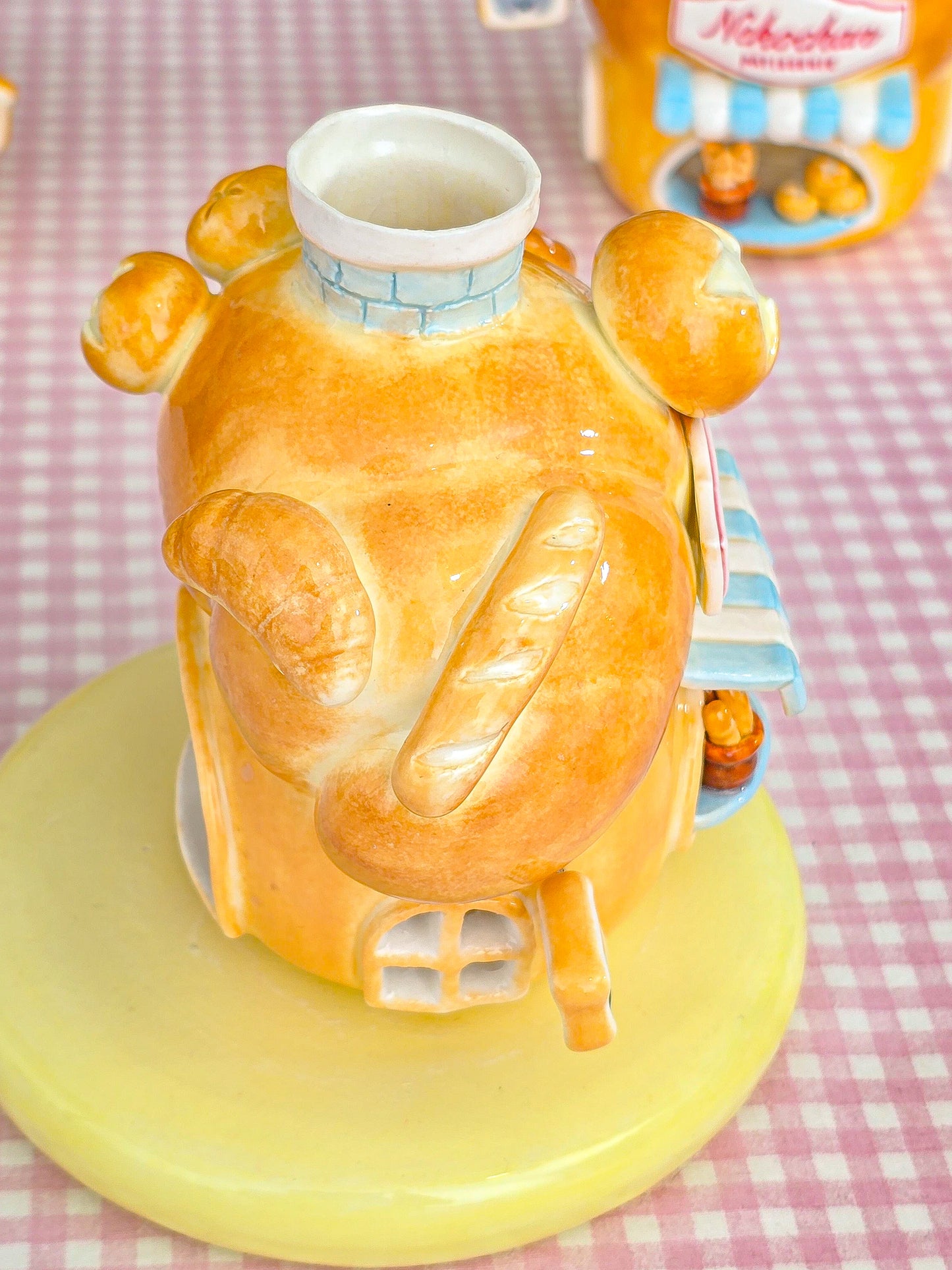 Nekochan bakery candle holder- croissant