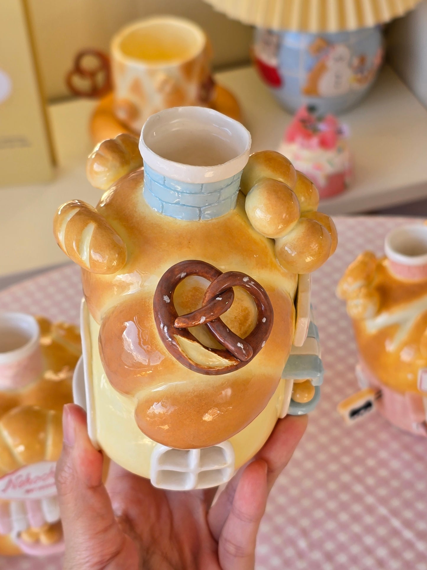 Nekochan bakery candle holder - Croissant