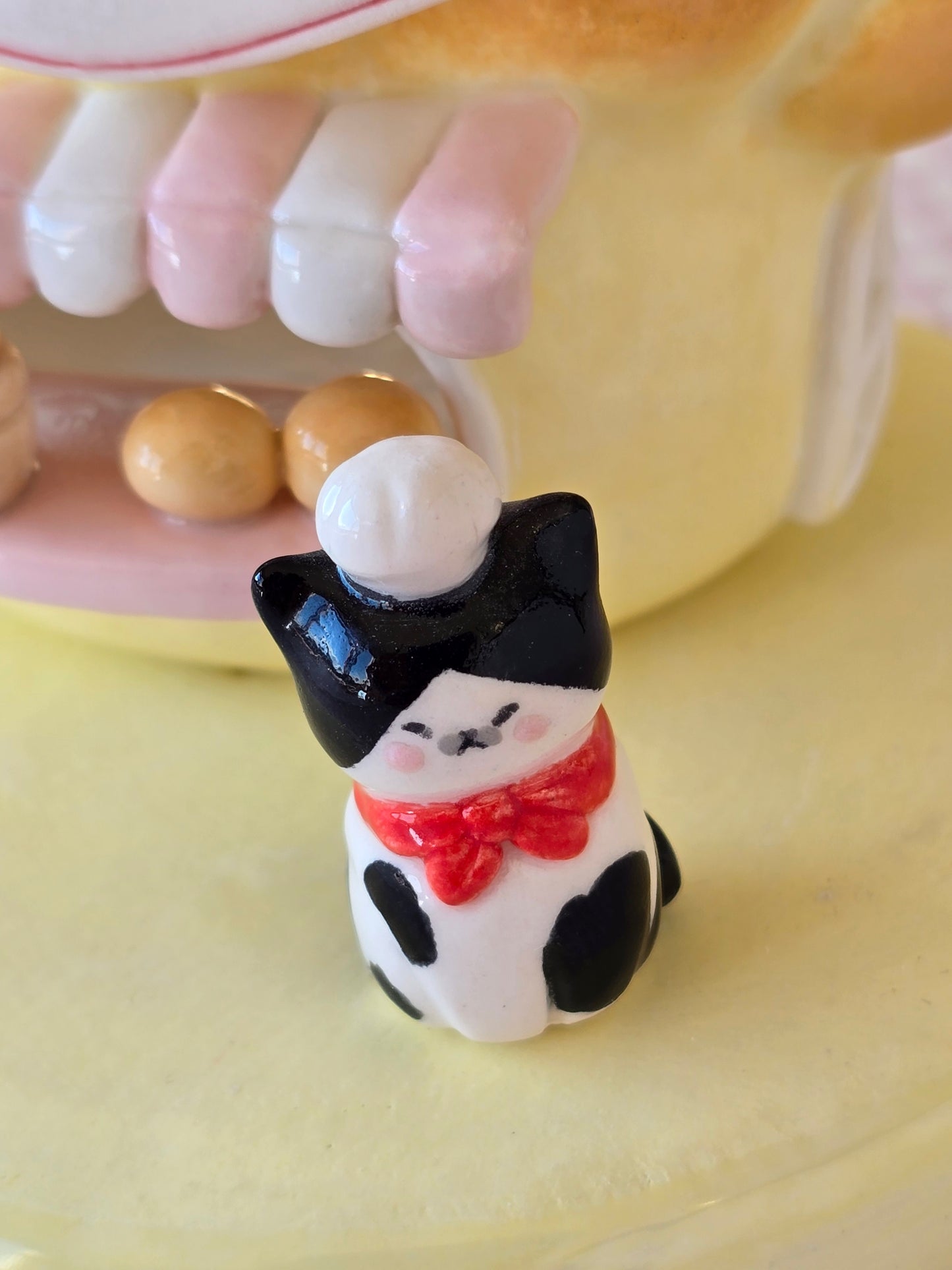 Nekochan bakery candle holder - Croissant
