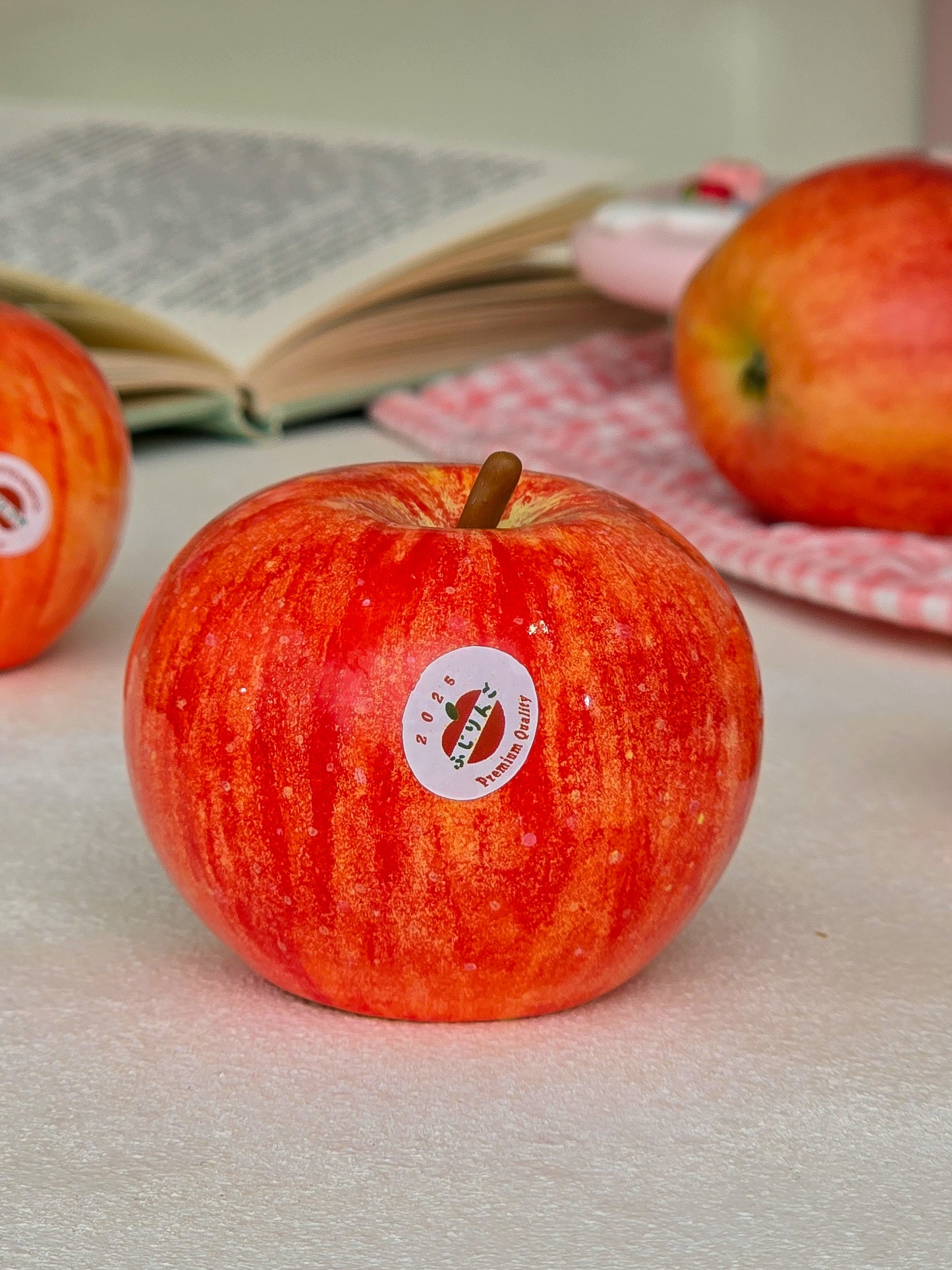 Apple nekochan Salt & Pepper shaker Mimi