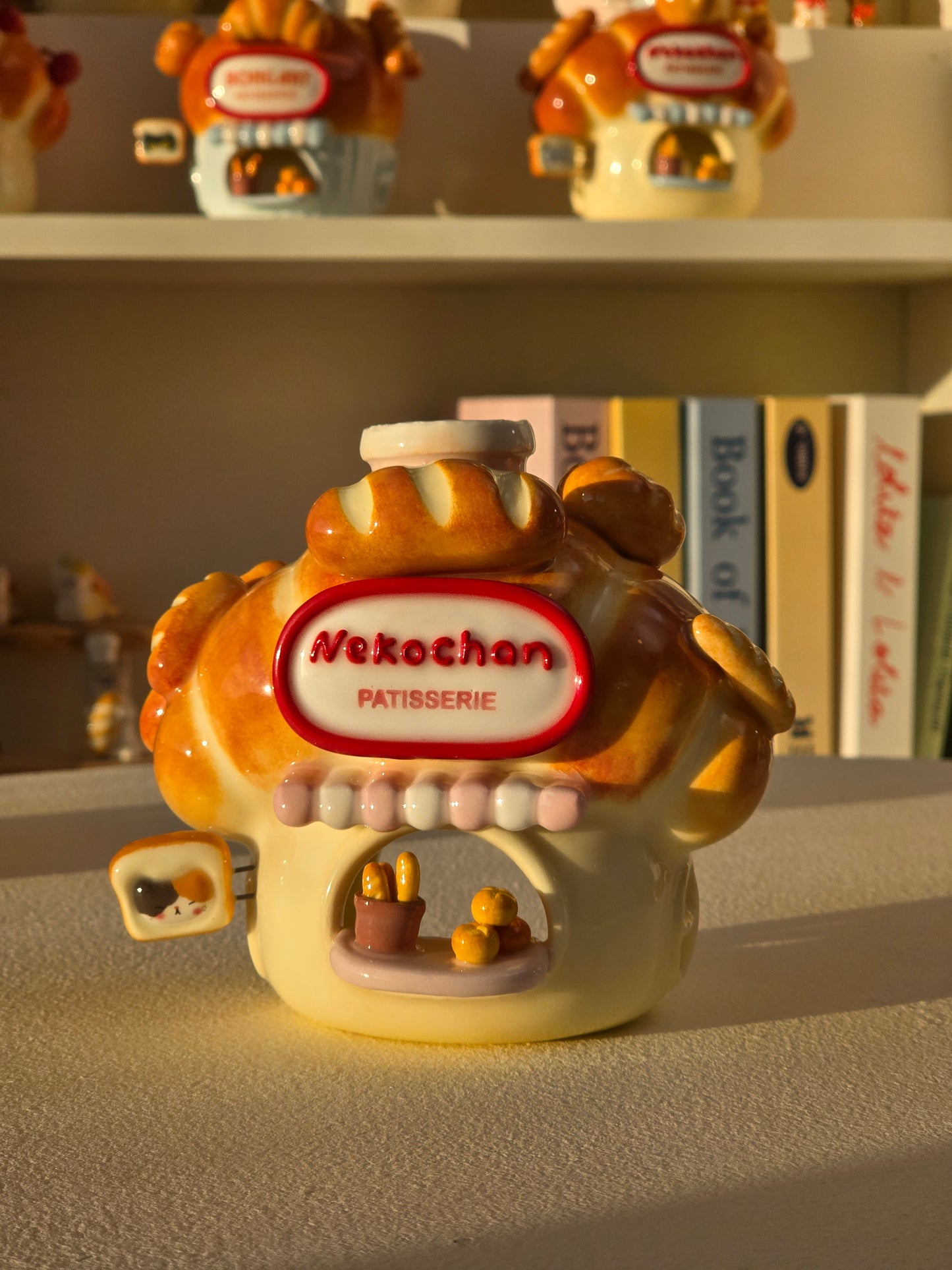 Nekochan bakery candle holder - Pink Croissant