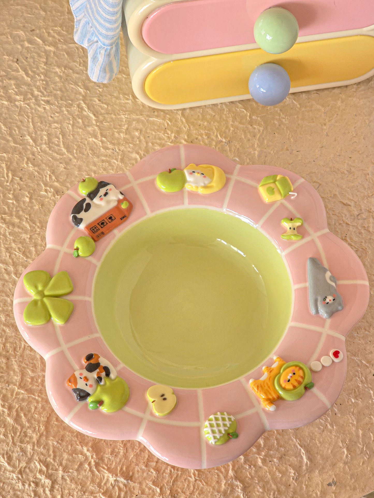 Apple nekochan Pasta plate