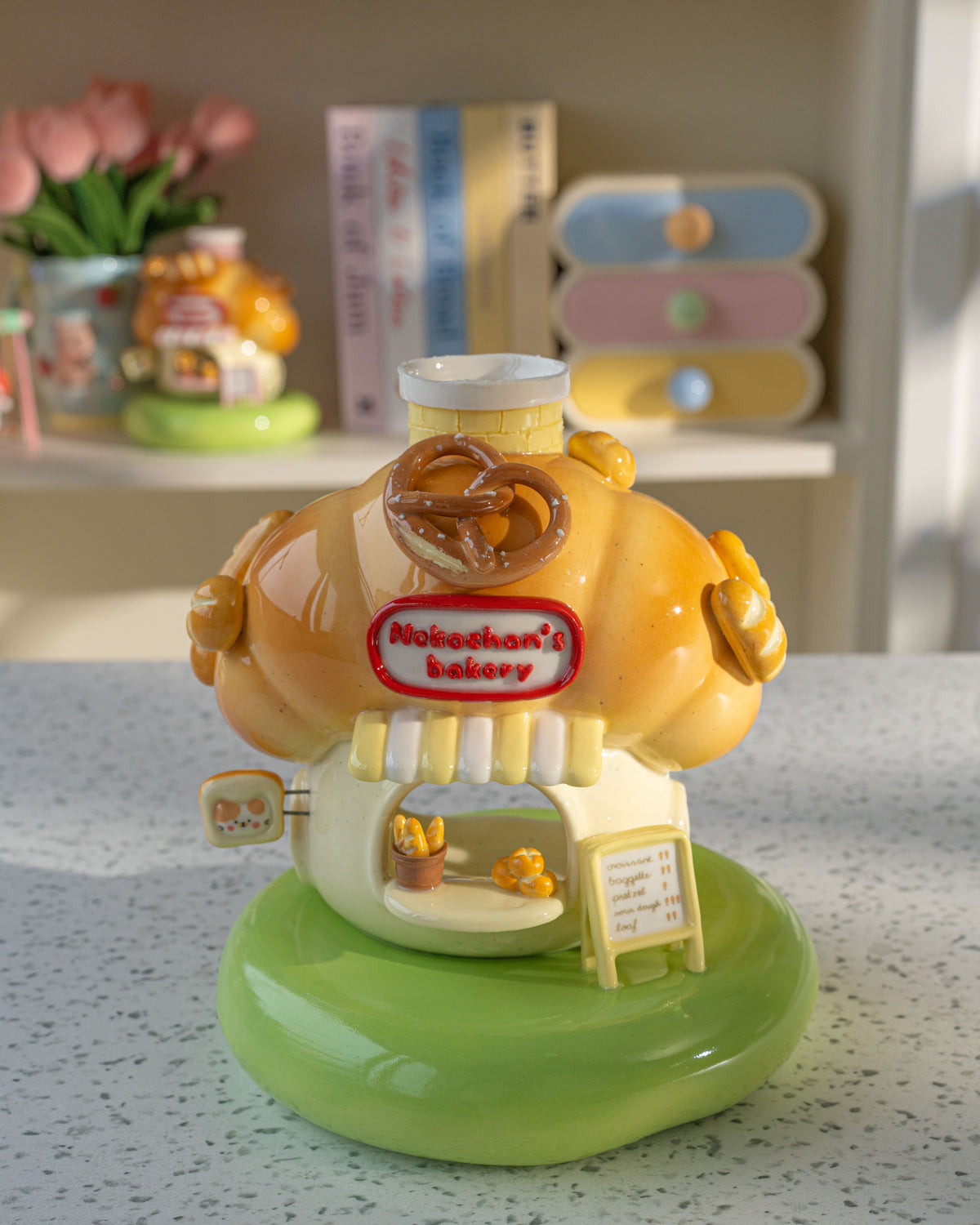 Nekochan bakery candle holder - Yellow Croissant No2