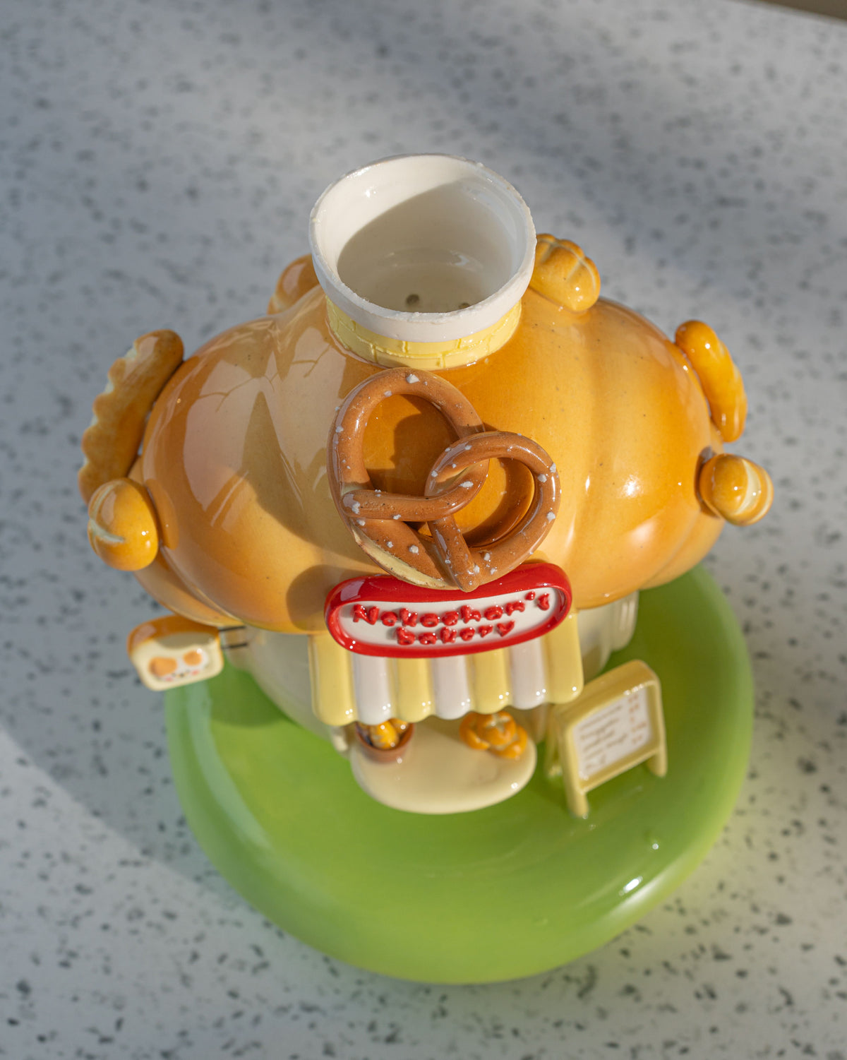 Nekochan bakery candle holder - Yellow Croissant No2