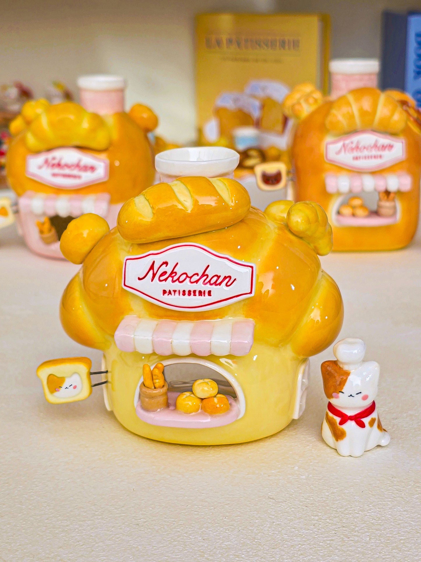 Nekochan bakery candle holder - Croissant