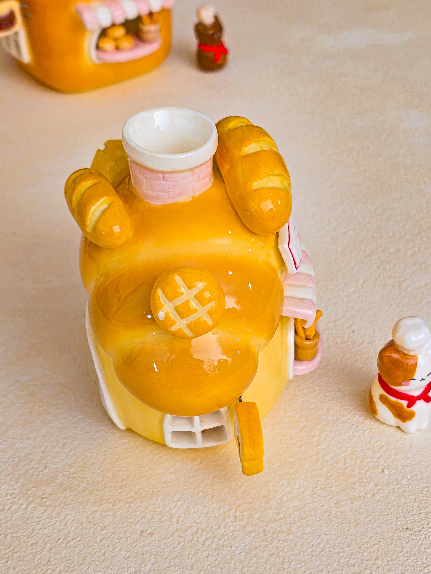 Nekochan bakery candle holder - Croissant